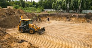 Разработка котлована Королев стоимость за от 576 руб. м3 - заказать работы по копке и рытью котлованов | траншей